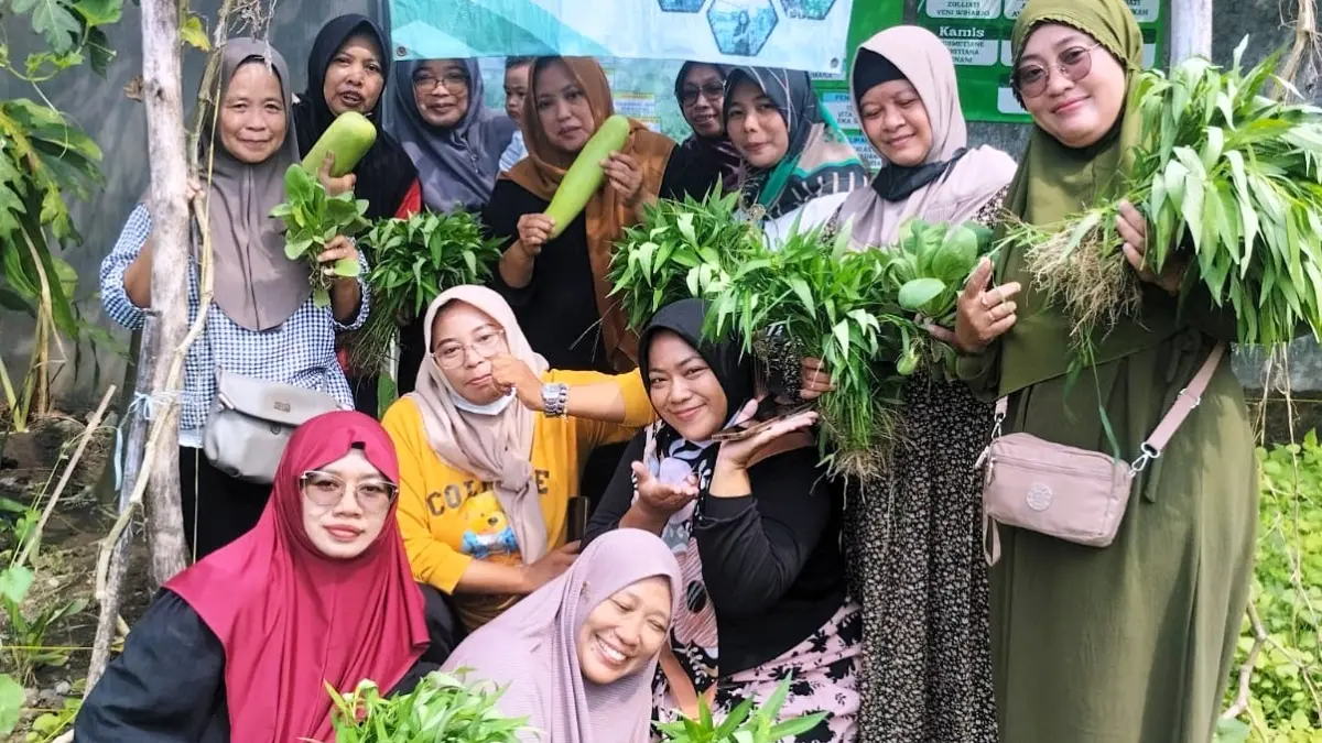 BERMANFAAT: Hasil panen P2L Desa Kemantren menjadi bahan makanan tambahan untuk pemenuhan gizi warga.