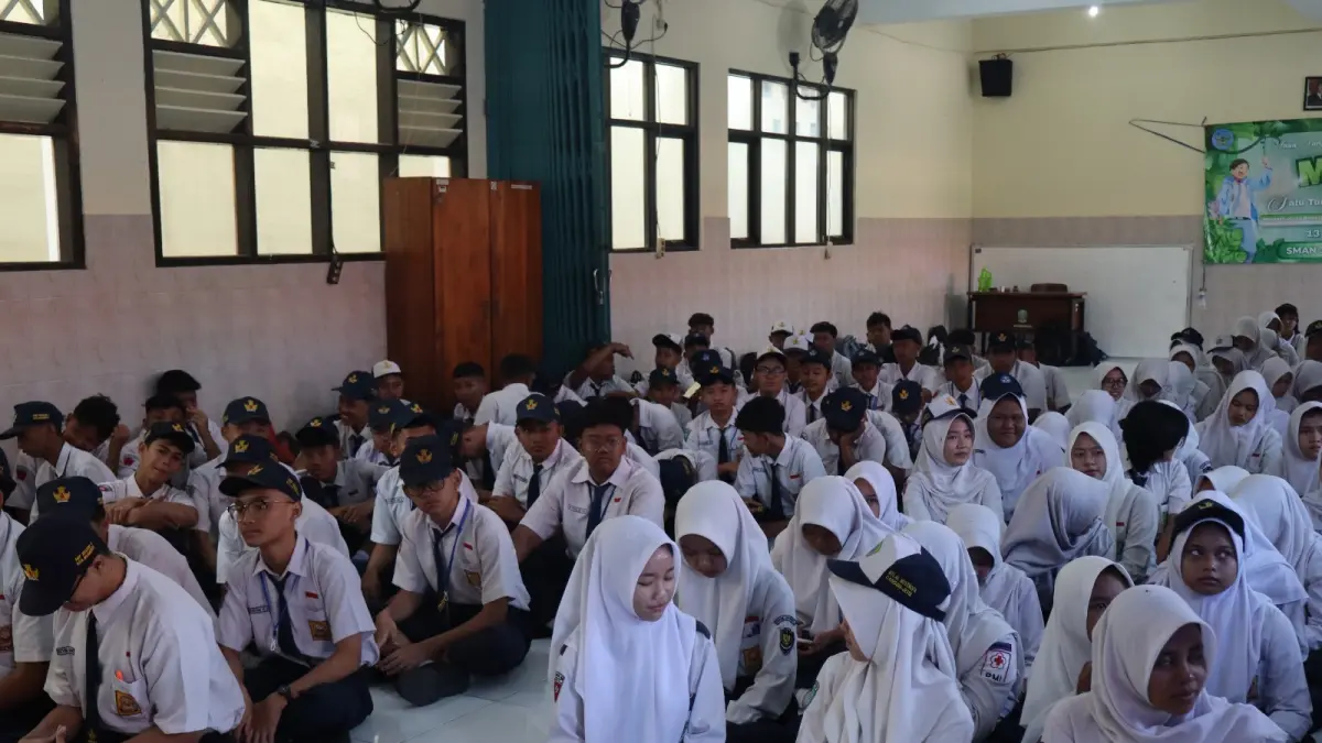 NILAI KARAKTER: Ratusan peserta didik baru SMAN 3 Mojokerto mengikuti kegiatan pembekalan wawasan tentang tata tertib, budaya sekolah, dan nilai-nilai karakter.