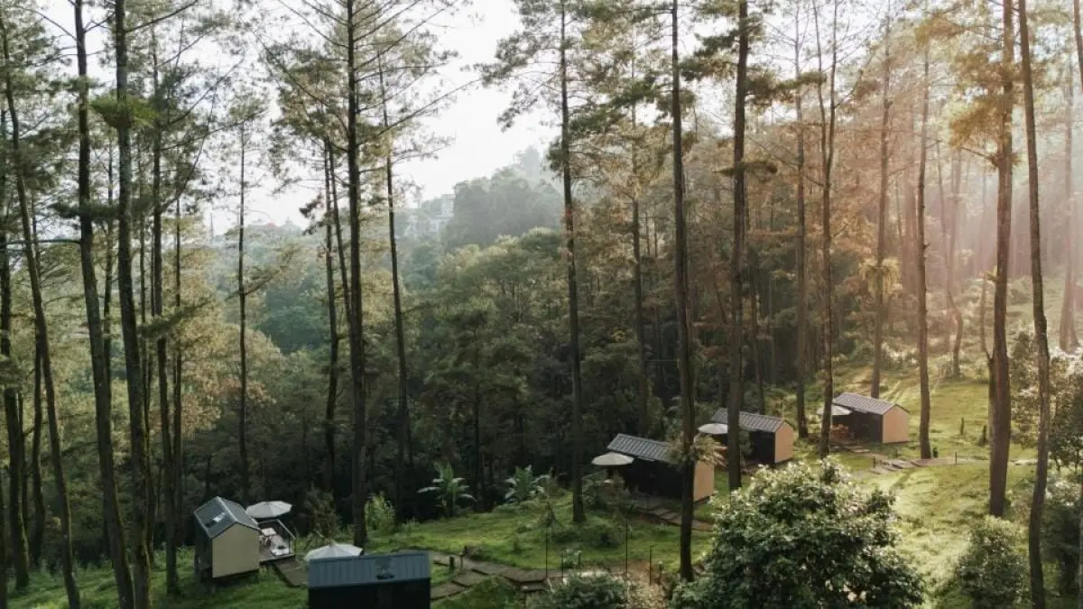 Bobocabin Pacet Mojokerto hadirkan sensasi menginap di tengah alam dengan fasilitas modern berbasis teknologi. Pilihan tepat untuk istirahat dari lelahnya kota.