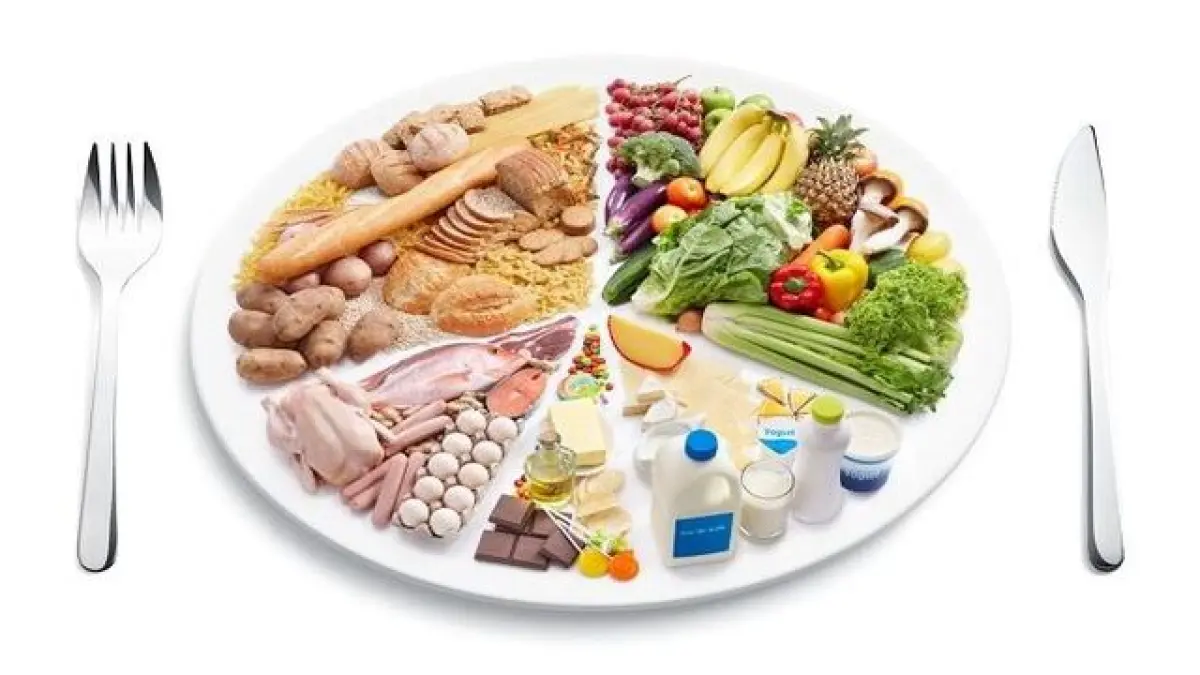 Kombinasi serat dan protein dalam satu piring makan menjadi kunci penting untuk menjaga rasa kenyang lebih lama saat diet. Perpaduan keduanya mampu menahan rasa lapar secara fisik sekaligus mengontrol hormon pencernaan tanpa memicu lonjakan kalori berlebih.