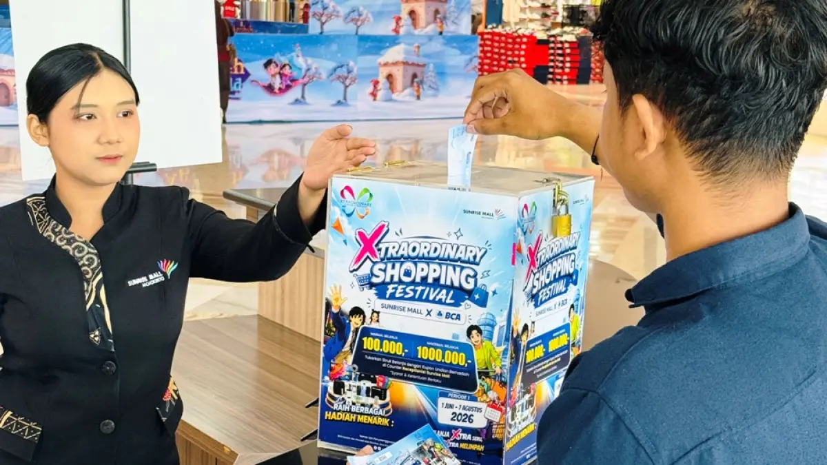 Setiap pelanggan yang berbelanja minimal Rp 100 ribu dalam satu struk (berlaku kelipatan hingga maksimal Rp 1 juta) di seluruh tenant Sunrise Mall dapat menukarkan struk belanjanya dengan kupon undian di Counter Receptionist lantai ground, sesuai syarat dan ketentuan yang berlaku.

