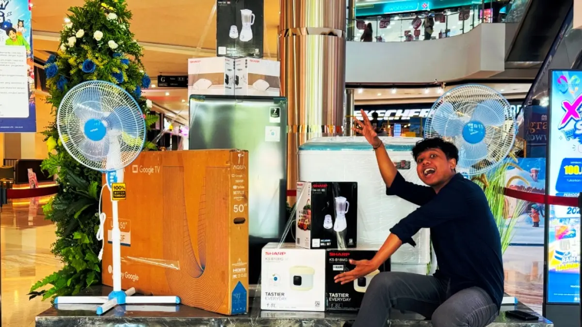 Beragam hadiah telah disiapkan bagi para pemenang, mulai dari smart TV, peralatan elektronik rumah tangga, hingga berbagai hadiah menarik lainnya. 