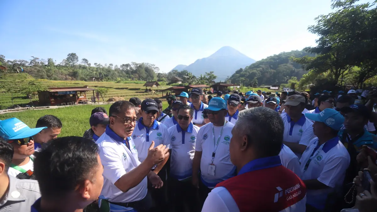  Menteri Lingkungan Hidup, Jumhur Hidayat, menghadiri puncak acara Konferensi Komunitas Peduli Sungai Seluruh Indonesia di Wisata Sumber Gempong, Desa Ketapanrame, Kecamatan Trawas, Kabupaten Mojokerto, Senin (27/7/2026).