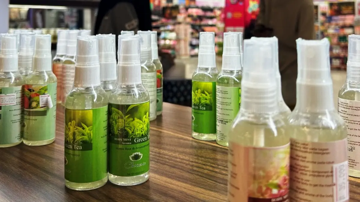 BODY MIST: Hadirkan 7 pilihan aroma yang banyak disukai customer.