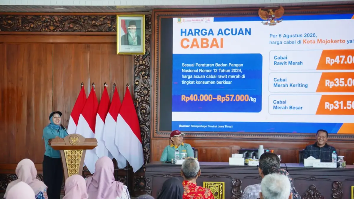 BERDAYAKAN WARGA: Wali Kota Mojokerto Ika Puspitasari membuka kegiatan Sosialisasi Teknis Budidaya Cabai dan Peluang Usaha di Perkotaan di Pusat Layanan Usaha Terpadu (PLUT) Maja Citra Kinarya, Jumat (7/8). (dok Pemkot Mojokerto for JPRM)