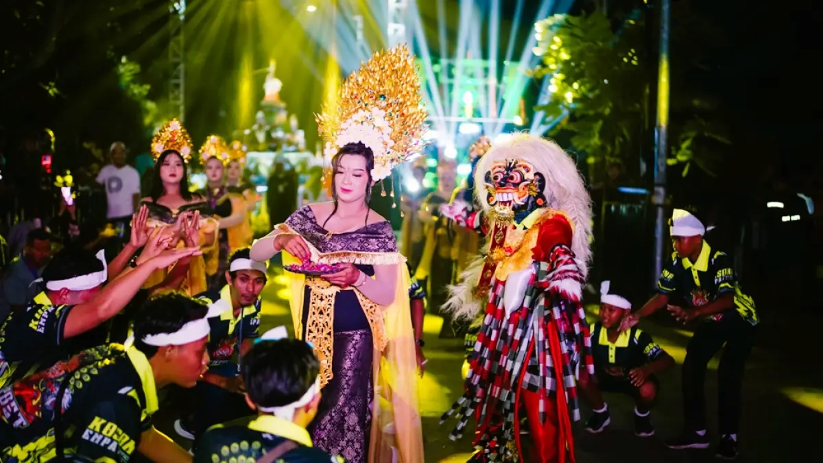 URI-URI: Peserta karnaval sound horeg di Desa Medali, Kecamatan Puri, Kabupaten Mojokerto menggunakan kostum artwear yang bernuansa etnik, Mei lalu. (dok JPRM) 