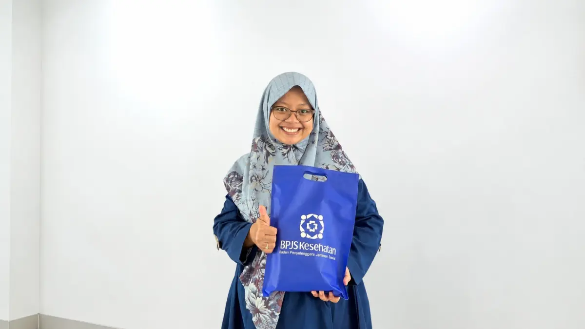 Program Jaminan Kesehatan Nasional (JKN) terus memberikan manfaat bagi masyarakat dalam memperoleh pelayanan kesehatan yang mudah, cepat, dan berkualitas. Hal itu dirasakan langsung oleh Titik Rahmawati, 34, peserta JKN dari segmen Pekerja Penerima Upah (PPU).