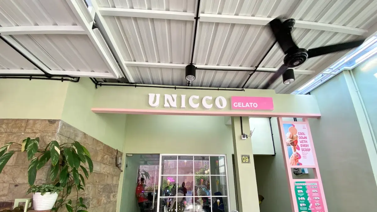 Unicco Gelato hadir di Sooko, Mojokerto dengan rating 4,7 di Google Maps. Sajikan gelato, kopi, cake, dan pastry lezat.