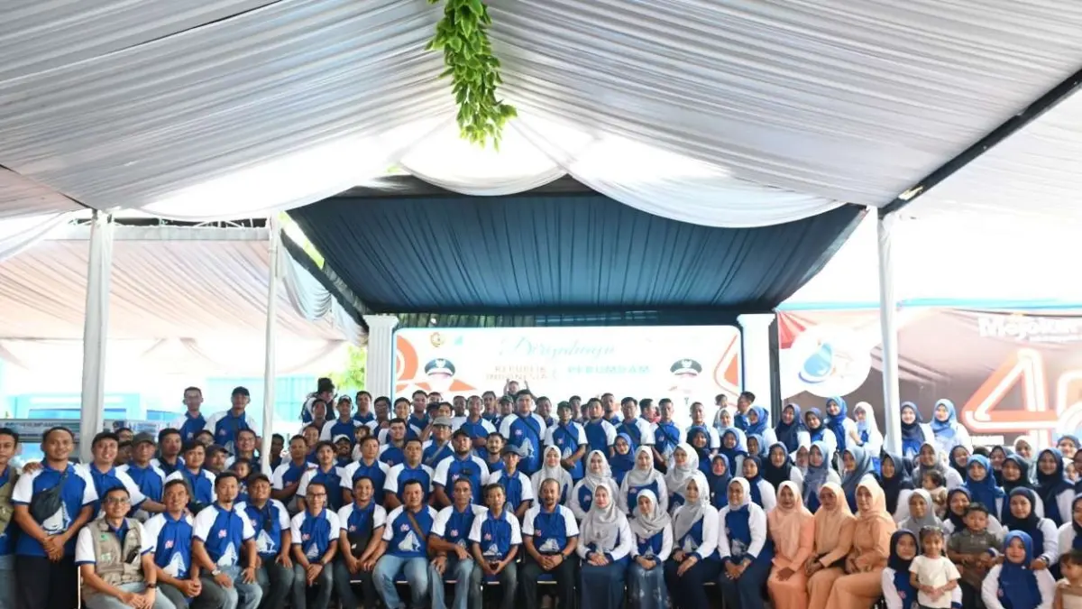 KOMPAK: Jajaran Perumdam Mojopahit Kabupaten Mojokerto siap memperkuat pelayanan kepada masyarakat sekaligus meningkatkan kepedulian sosial.