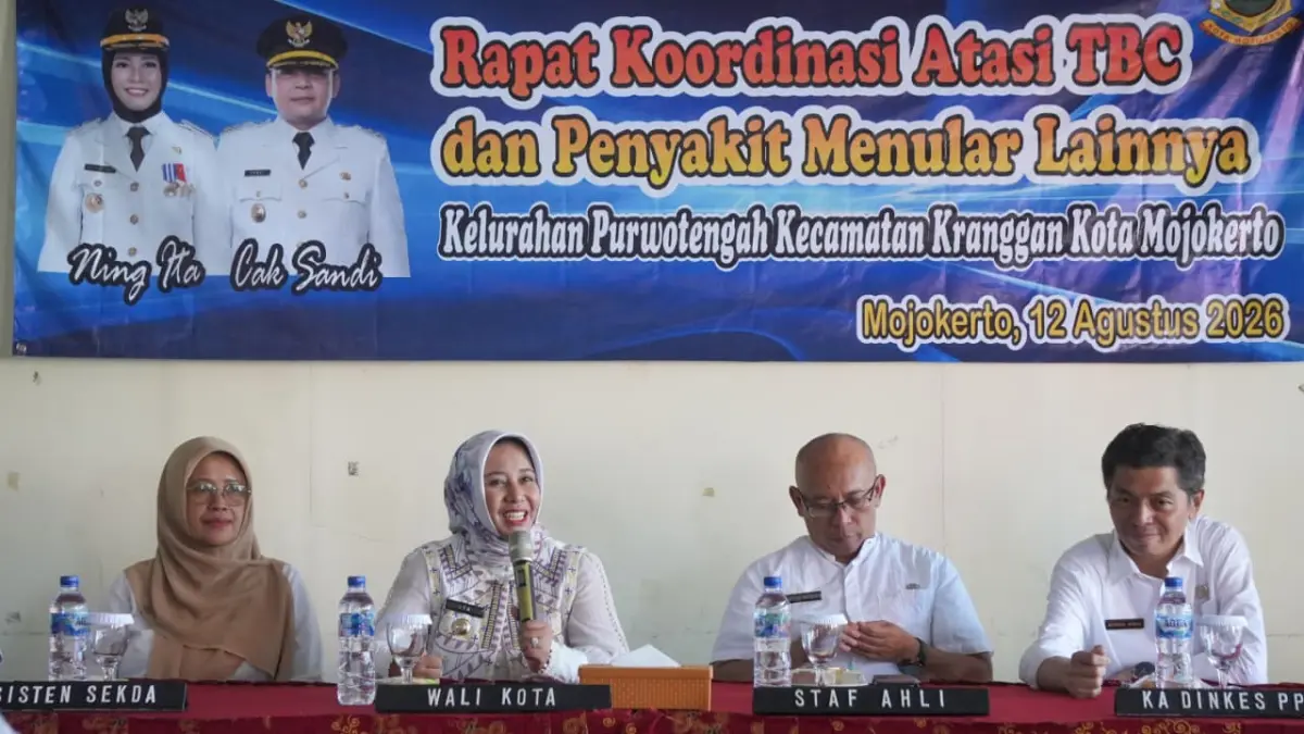 PERKUAT SINERGI: Rapat Koordinasi Atasi Tuberkulosis dan Penyakit Menular Lainnya (Radiasi Pemula) berlangsung di Kelurahan Purwotengah, Kecamatan Kranggan, Rabu (12/8/). (dok Pemkot Mojokerto for JPRM)