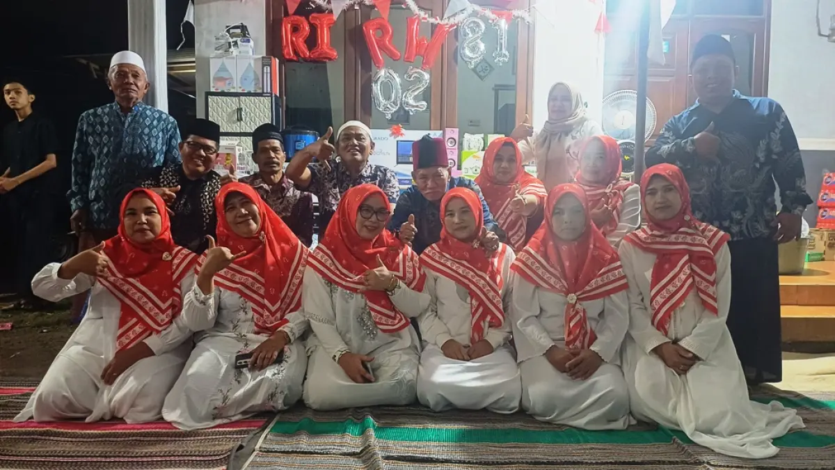 HADIAH: 100 macam hadiah disiapkan untuk warga Wero Desa Tamiajeng, Kecamatan Trawas.