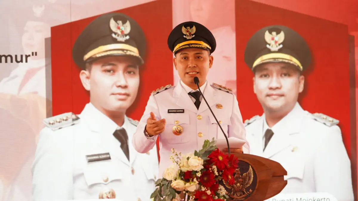 OPTIMISTIS: Bupati Muhammad Albarraa memberi sambutan atas komitmen daerah melakukan pemerataan pembangunan saat Resepsi Peringatan HUT ke-81 Kemerdekaan RI di Pendapa Graha Majatama, Senin (17/8).&nbsp;