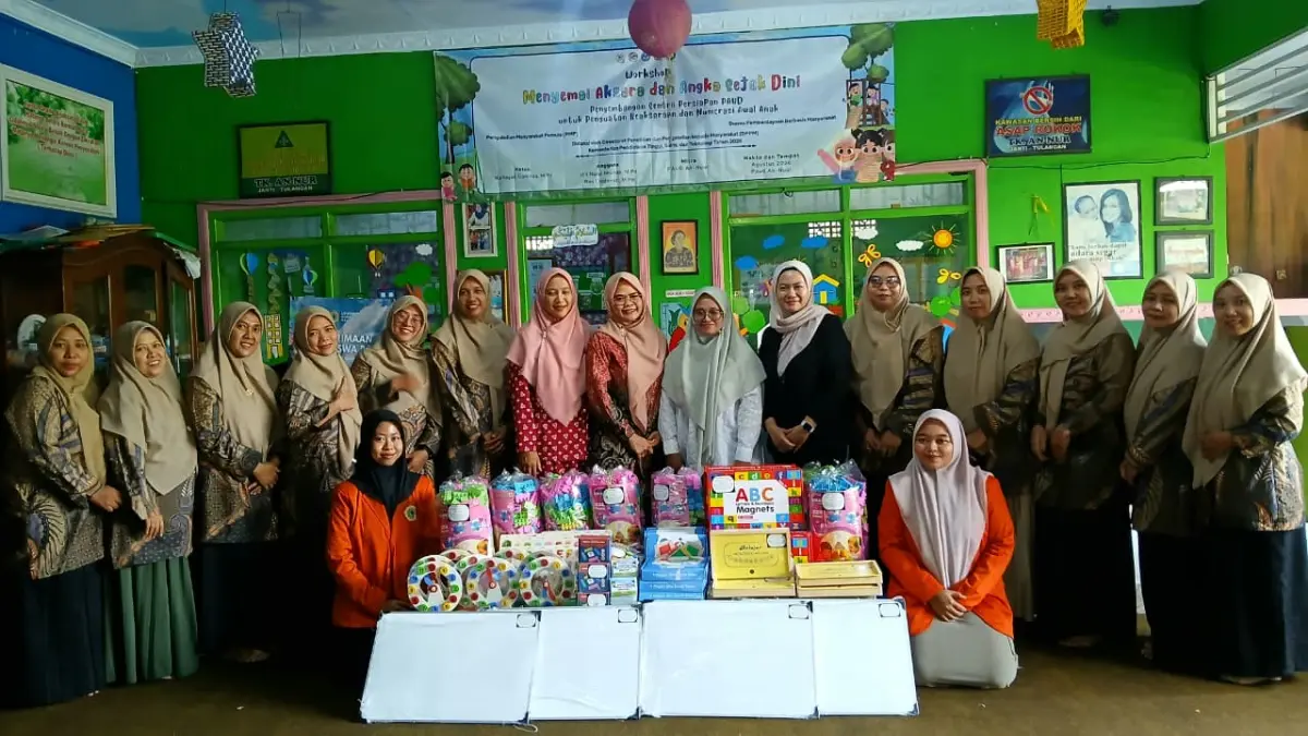 UNIM menggelar Pengabdian kepada Masyarakat Pemula (PMP) melalui program “Menyemai Aksara dan Angka Sejak Dini: Pengembangan Sentra Persiapan PAUD untuk Penguatan Keaksaraan dan Numerasi Awal Anak.” 