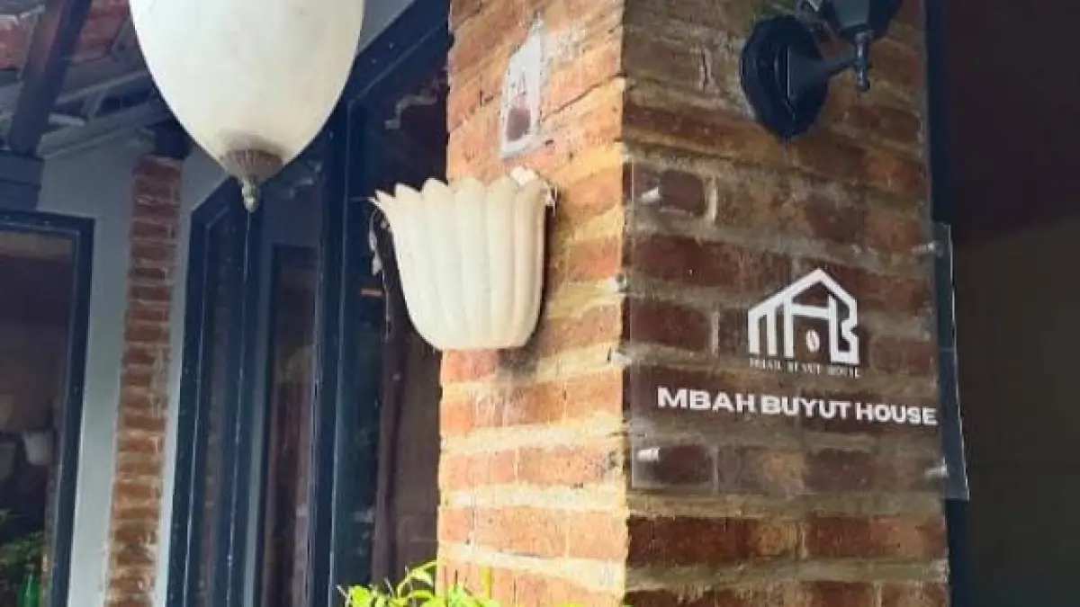 Mbah Buyut House, kafe yang ada di Dlanggu ini menjadi daya tarik bagi para pengunjung.