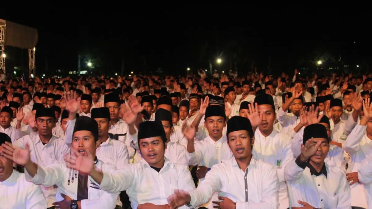 SENI HADRAH: Ribuan Santri dan jemaah ISHARI NU bakal menghadiri istighotsah dan salawat hadrah di GSG KH Hasbulloh Said, PPBU Tambakberas, Jombang, Kamis (20/8) ini. (Chariris JPRM)