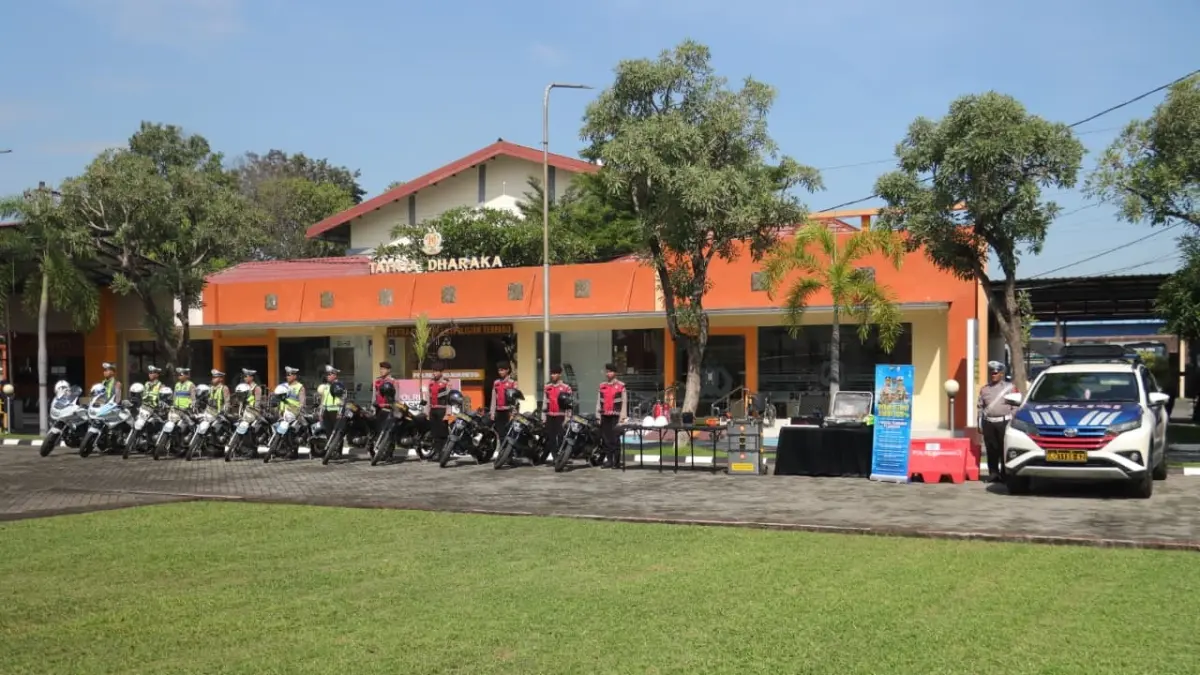 SIAP DITUGASKAN: Anggota Satlantas Polres Mojokerto bakal diterjunkan untuk membantu kelancaran arus lalu lintas selama Muktamar ke-35 NU di Pondok Pesantren Bahrul Ulum (PPBU) Tambakberas, Jombang. (dok JPRM)