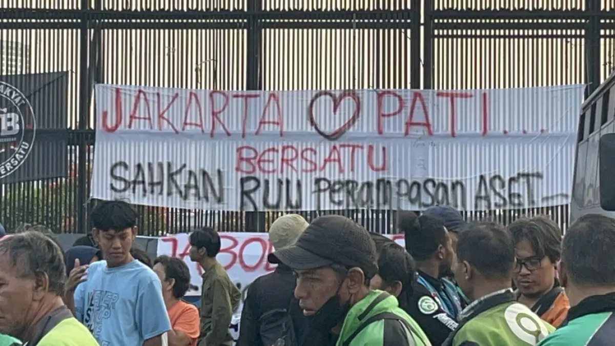 Ribuan Massa Kepung DPR, Tuntut RUU Perampasan Aset