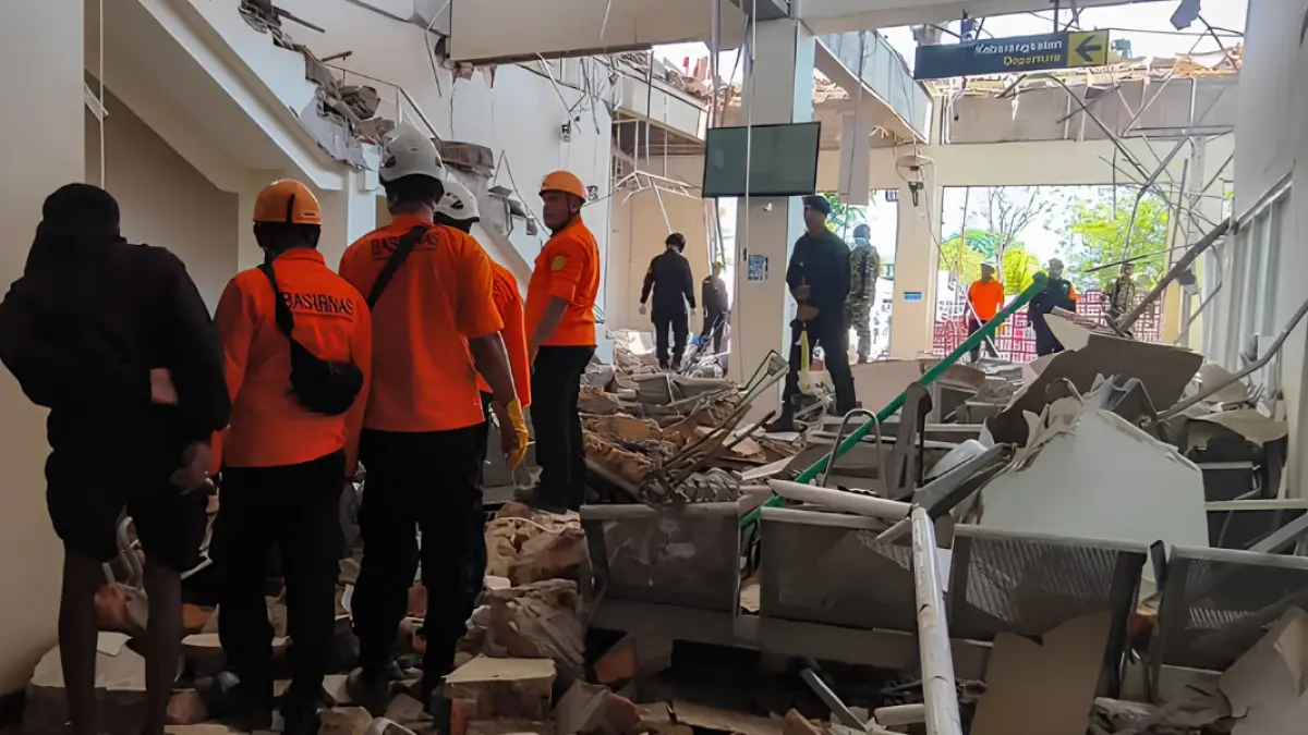 Gempa M7,7 mengguncang NTT dan meninggalkan duka mendalam. Korban jiwa mencapai 105 orang, sementara ribuan warga masih membutuhkan bantuan dan perlindungan. 