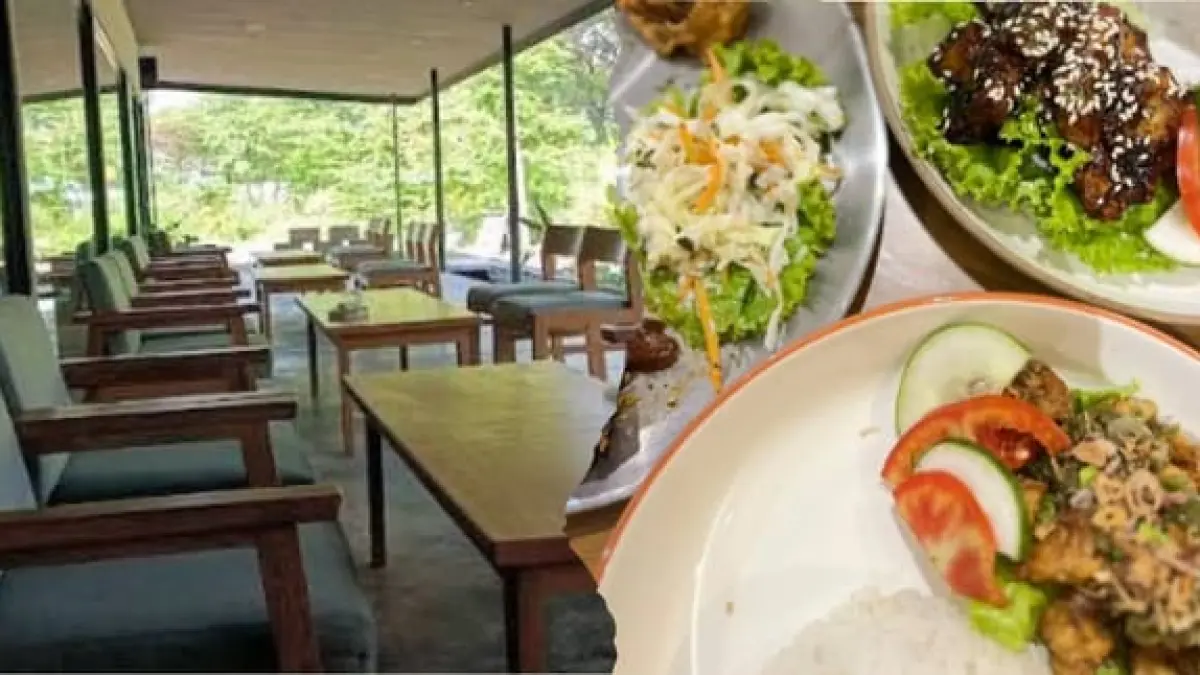 Berlokasi di kawasan Magersari, Onyeko Kafe menyediakan area terbuka yang estetik, menu di kafe ini juga memiliki variasi yang lengkap dengan harga yang ramah dikantong.
