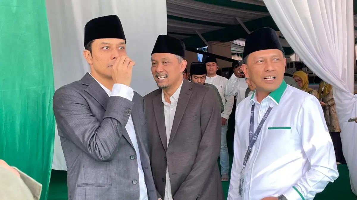 TOKOH MUDA NU: KH Abdurrahman Al Kautsar (Gus Kautsar) saat menyambut kedatangan Kapolri Jenderal Polisi Listyo Sigit Prabowo.