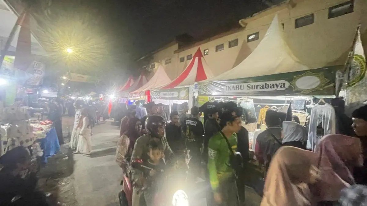 BERJAJAR: Ratusan stan UMKM jadi jujukan muktamirin dan pengunjung Muktamar ke-35 NU, di Pondok Pesantren Bahrul Ulum Tambakberas, Jombang.
