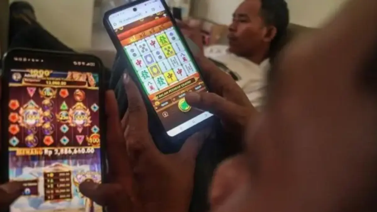 OJK tegaskan komitmen bersihkan perbankan dari rekening judi online.