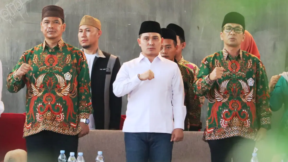 SINERGI: Bupati Mojokerto Muhammad Albarraa didampingi Kepala Dispendik Amzar Ashari Siregar dan Kepala Kemenag Kabupaten Mojokerto Muttaqin.