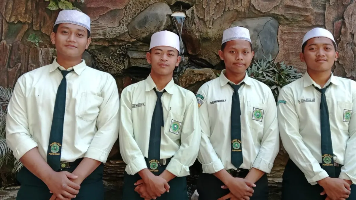 Mochamad Abi Mansur, M. Alvino Pranata Raharko, Muhamad Seftiandika Rahmadani, Muhammad Luthfi Hakim, Achmad Syafiq Wildan Ulin Nuha, dan Muhammad Fadli, 12 Social Class MA Nurul Islam. Pembimbing: Adis Aditya Nuzulia Rohmah, S.Pd.