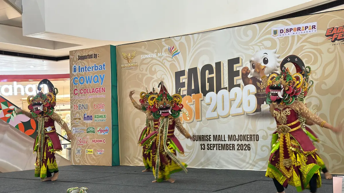 EPIC: Peserta Eagle Traditional Dance yang menampilkan salah satu gerakan tari tradisional Nusantara. (Dodik/JPRM)
