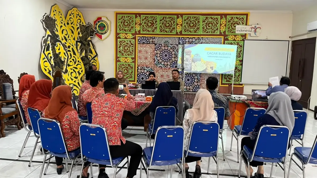 SEGERA DITETAPKAN:&nbsp; TACB menggelar sidang prapenetapan di kantor Disbudporapar Kabupaten Mojokerto, Kamis (10/9) lalu. (Martda/JPRM)