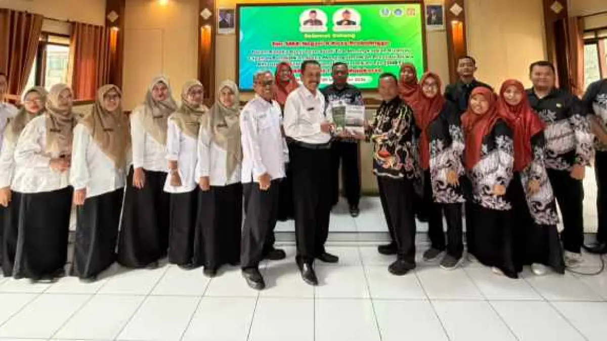 Studi tiru dari SMAN 4 kota Probolinggo pada hari Rabu, 9 September 2026 diAula Tribuana SMAN 1 Puri Mojokerto.