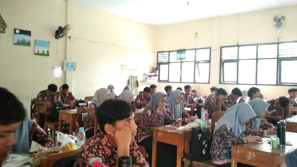 BERSIAP:&nbsp;Kegiatan tambahan pelajaran diikuti siswa kelas XII SMAN 1 Mojosari sebelum menghadapi TKA. (Indah/JPRM)