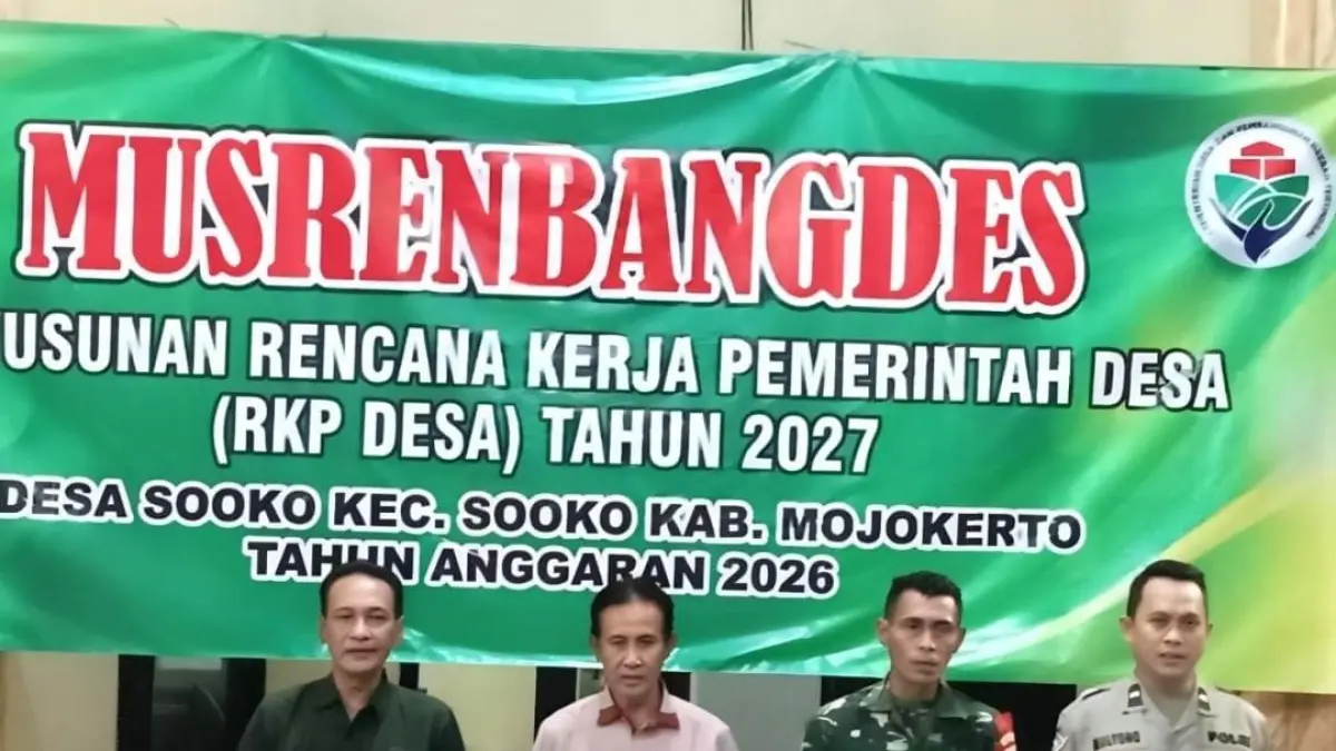DISUSUN:&nbsp;Pelaksanaan Musrenbangdes Penyusunan RKP Desa Tahun 2027 Desa Sooko, Kecamatan Sooko, Jumat (18/9) malam. (Indah/JPRM)