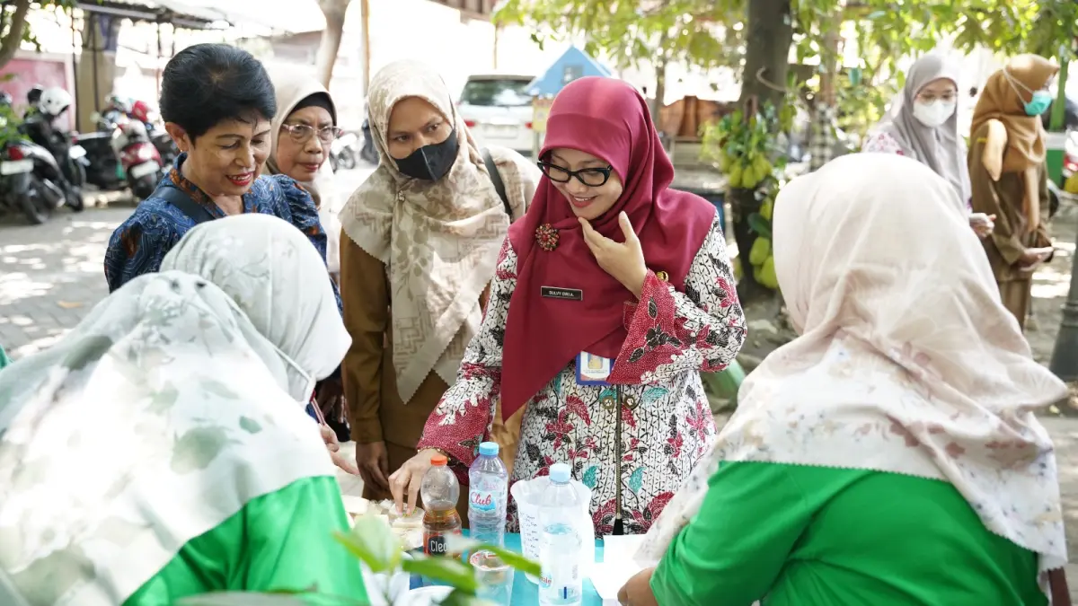 HASIL KOLABORASI: Tim verifikator Environmental Health Competition (EHC) 2026 Provinsi Jawa Timur melakukan verifikasi lapangan di Kota Mojokerto, Selasa (22/9). (dok Pemkot Mojokerto for JPRM)