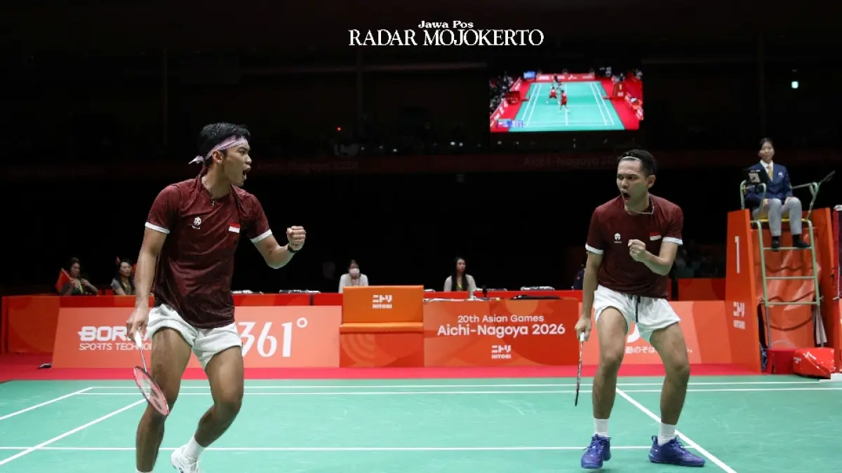 Ganda putra Fajar Alfian/Muhammad Shohibul Fikri jatuh bangun dan memberikan perlawanan sengit meskipun akhirnya takluk dari Liang Weikeng/Wang Chang lewat tiga game, 20-22, 21-19, dan 14-21.