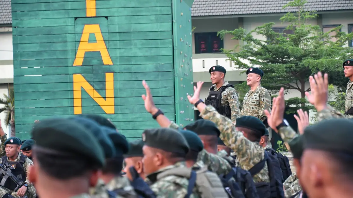 Komandan Korem (Danrem) 082/Citra Panca Yudha Jaya (CPYJ) Kolonel Inf Batara Alex Bulo ke Markas Yonif 500/Sikatan, Kodam V/Brawijaya, Sabtu (10/10).