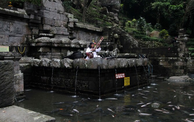 jadi-ritual-malam-1-sura-tempat-mandi-bangsawan