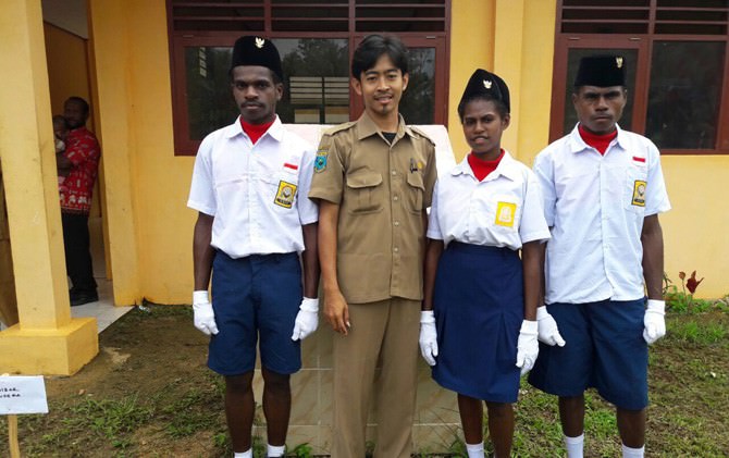 4-jam-jarak-tempuh-ke-sekolah-kaget-di-tatapan-pertama