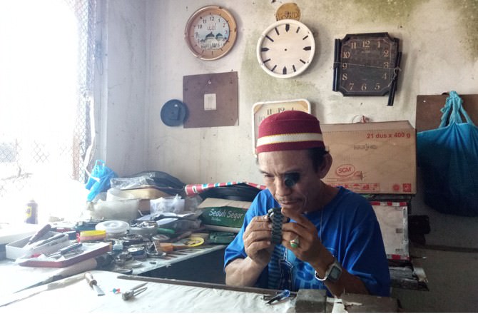 dijuluki-pelanggan-dengan-gelar-doktor-jam