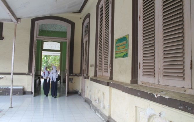 belajar-di-sekolah-ongko-loro