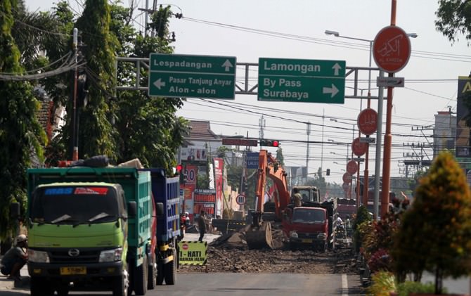 proyek-jalan-gajah-mada-rp-52-miliar-jalan-di-tempat
