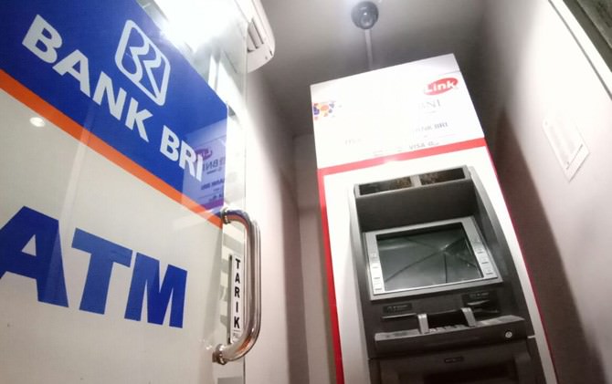 mesin-atm-bri-di-depan-kantor-samsat-dirusak-ini-fotonya