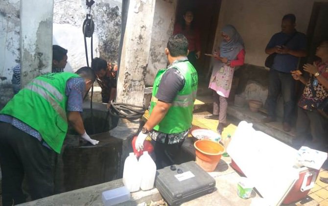 sekali-disulut-korek-api-sumur-warga-langsung-menyala