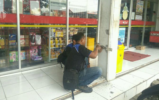 alfamart-dibobol-pelaku-kuras-rokok-dan-susu