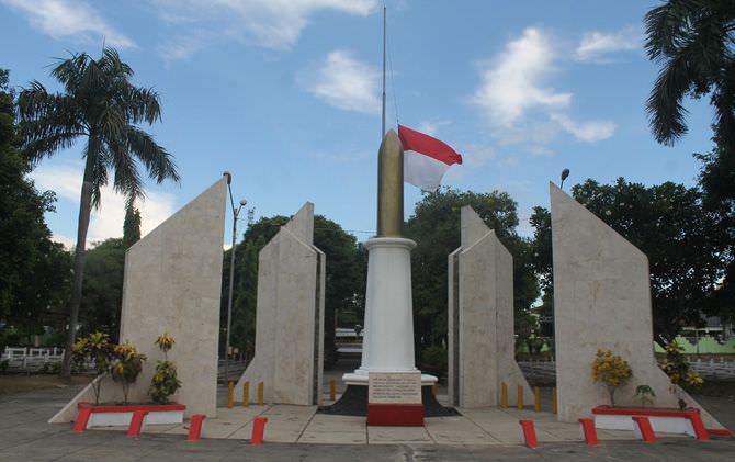 dirikan-tugu-peluru-simbol-pencabut-nyawa
