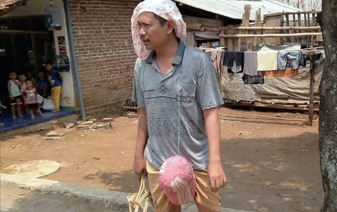 kepala-puskesmas-mendadak-kumat-dan-jadi-orang-gila