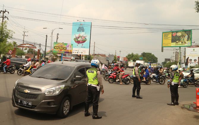 simpang-lima-kenanten-jadi-pusat-kepadatan-kendaraan
