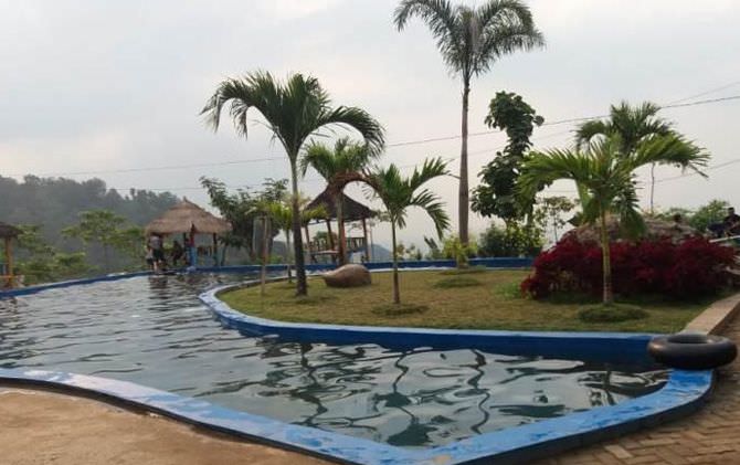 destinasi-kolam-renang-di-atas-awan