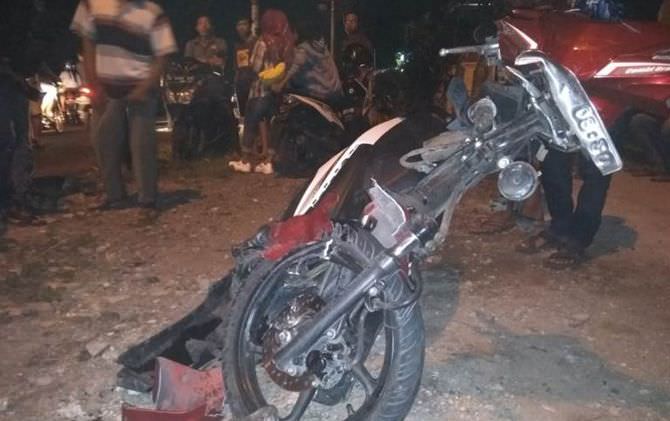 kecelakaan-pertama-tahun-2019-tubuh-korban-ditutupi-koran