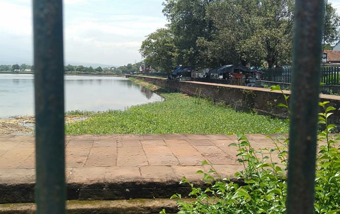 desa-trowulan-bangun-pusat-perekonomian-lewat-kolam-segaran